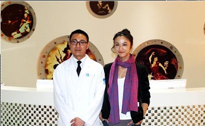 女神汤唯带母亲到圣贝看牙